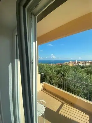 Tek Büyük veya İki Ayrı Yataklı Oda, Deniz Manzaralı