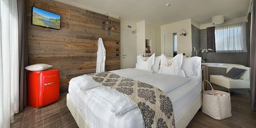 Deluxe Tek Büyük Yataklı Oda