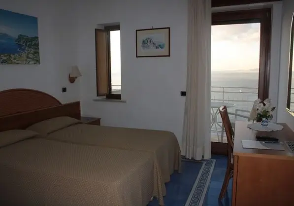 İki Ayrı Yataklı Oda, Balkon, Deniz Manzaralı