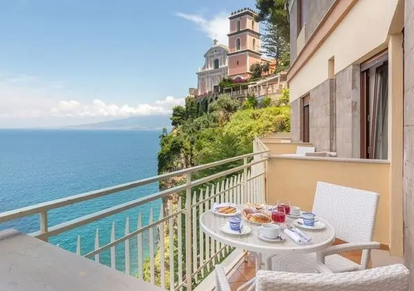 İki Ayrı Yataklı Oda, Balkon, Deniz Manzaralı