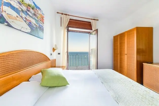Tek Büyük Yataklı Oda, 1 Çift Kişilik Yatak, Balkon, Deniz Manzaralı