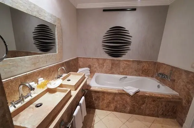 Deluxe Süit (The Home Run)