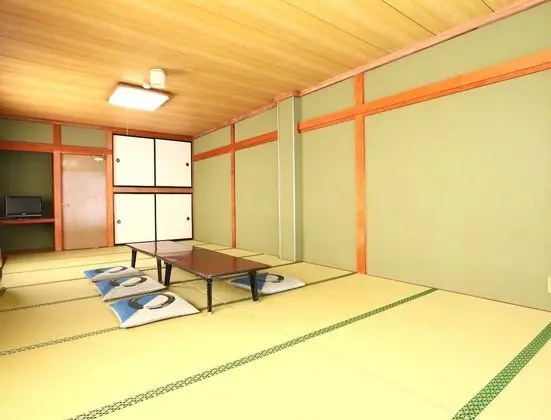Oda (Japanese, 14-20 tatami)