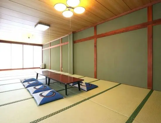Oda (Japanese, 14-20 tatami)