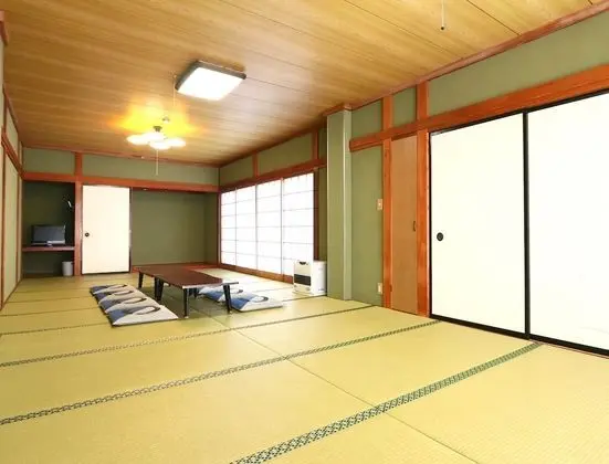 Oda (Japanese, 14-20 tatami)