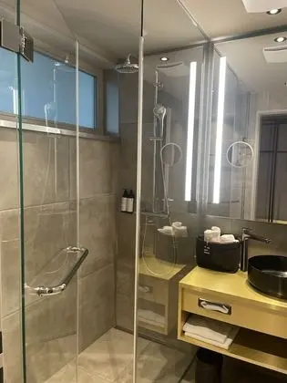 Design Tek Büyük Yataklı Oda, 1 En Büyük (King) Boy Yatak