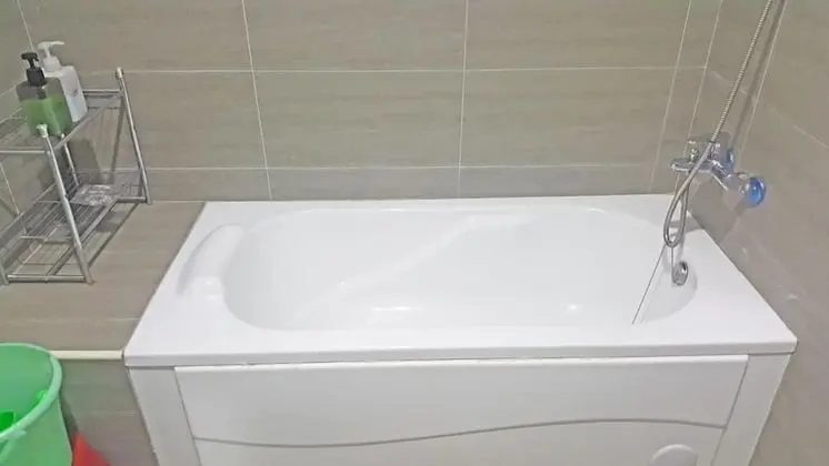 Dört Kişilik Oda, Küvet (With Bathtub)