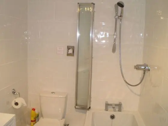 Üç Kişilik Oda, Banyolu/Duşlu (and Shower)