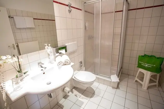 Büyük Yataklı Tek Kişilik Oda