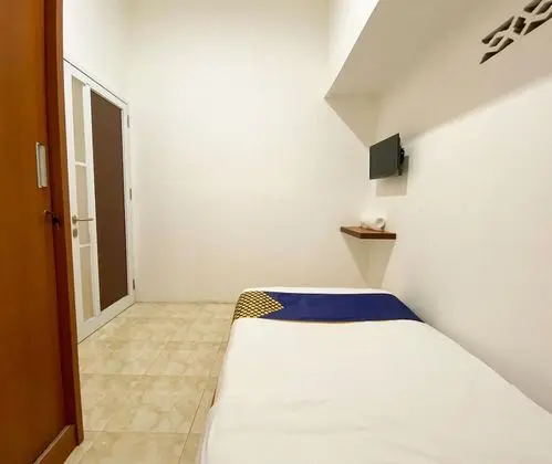 Economy Tek Büyük Yataklı Oda