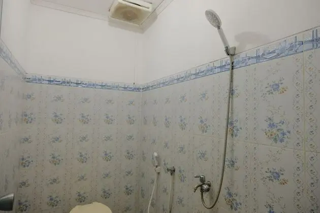 Economy Tek Büyük Yataklı Oda