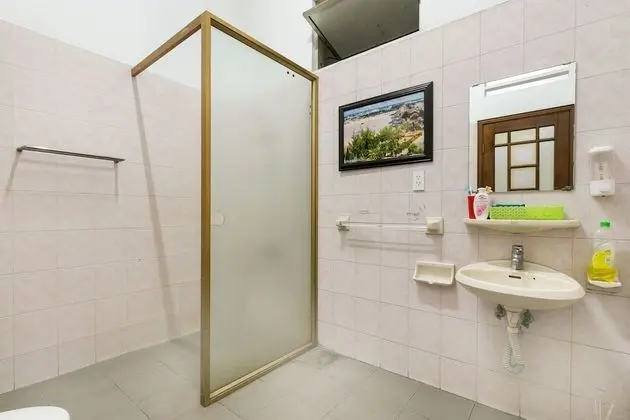 Ortak Ranzalı Oda, Sadece kadınlar için