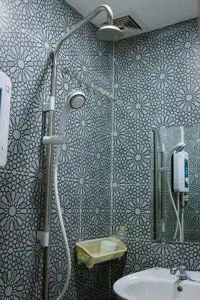 Ortak Ranzalı Oda, Karma Ranzalı Oda