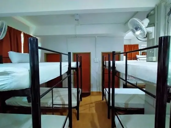 Standard Ortak Ranzalı Oda, Sadece erkekler için