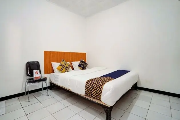 Basic Tek Büyük Yataklı Oda