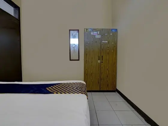 Basic Tek Büyük Yataklı Oda