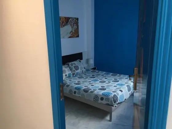 Economy Büyük Yataklı Tek Kişilik Oda, Ortak Banyo