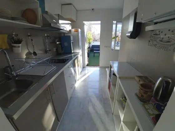 Economy Üç Kişilik Oda, Ortak Banyo