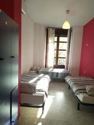 Economy Üç Kişilik Oda, Ortak Banyo