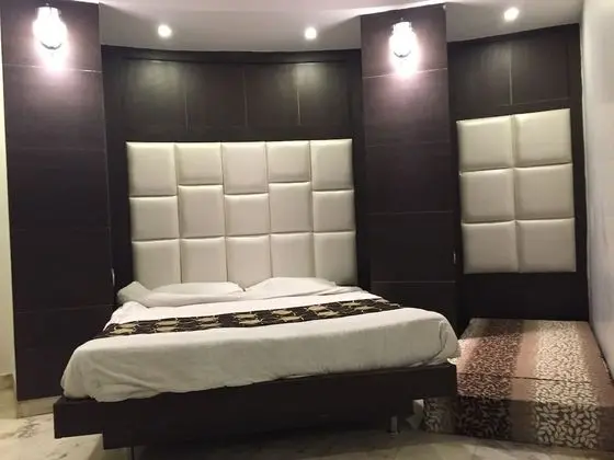 Deluxe Tek Büyük veya İki Ayrı Yataklı Oda, 1 Büyük (Queen) Boy Yatak, Engellilere Uygun, Özel Banyo