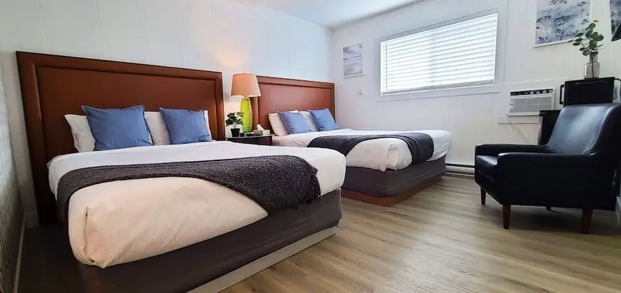 2 Queen Room