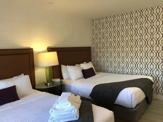 2 Queen Room