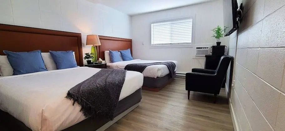 2 Queen Room