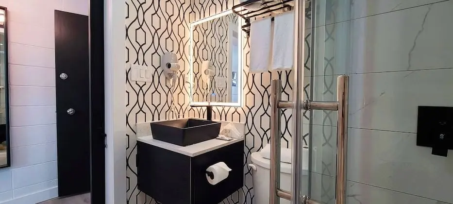 2 Queen Room