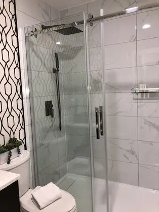 2 Queen Room