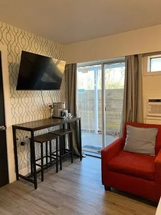 King Studio Suite