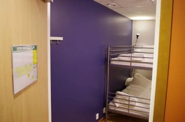 İki Ayrı Yataklı Oda, Ortak Banyo