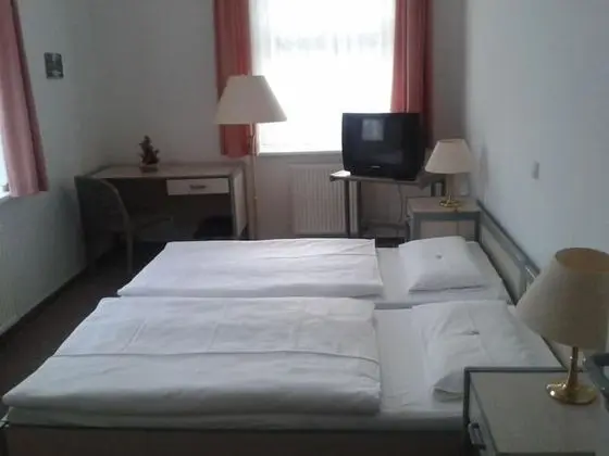 Tek Büyük Yataklı Oda