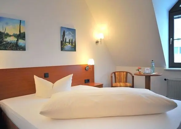 Büyük Yataklı Tek Kişilik Oda