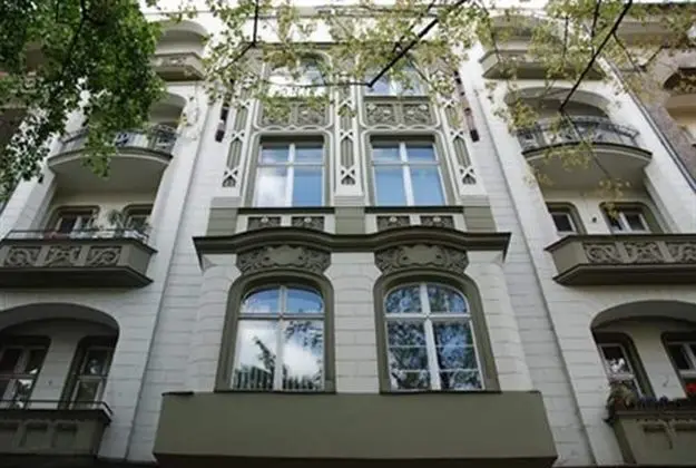 Üç Kişilik Oda