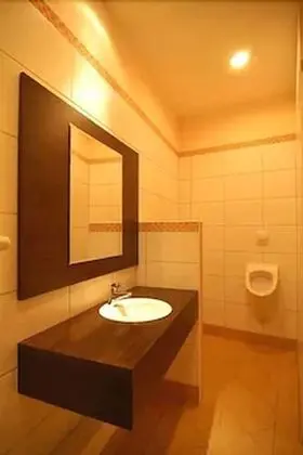 Üç Kişilik Oda