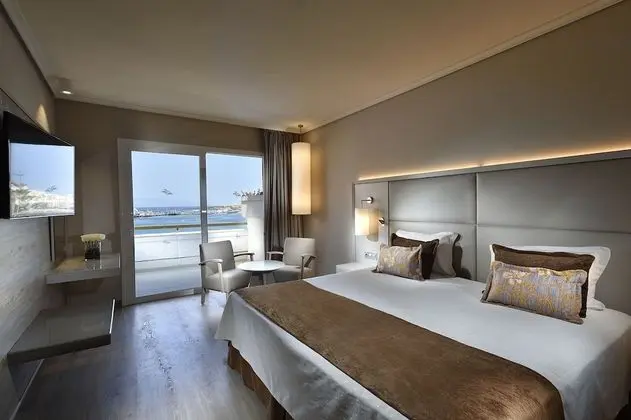 Tek Büyük Yataklı Oda, Kısmi Deniz Manzaralı (2 adults)