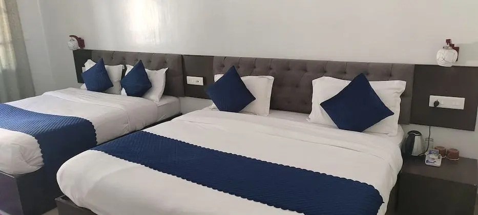 Family Tek Büyük Yataklı Oda