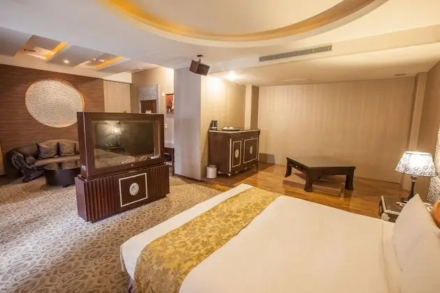 Deluxe Tek Büyük Yataklı Oda