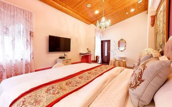 Deluxe Tek Büyük Yataklı Oda