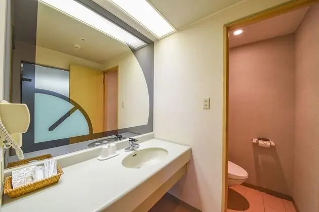 Üç Kişilik Oda, Sigara İçilebilir, Özel Banyo (with an extra bed)