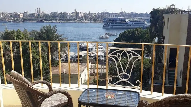 Tek Büyük veya İki Ayrı Yataklı Oda, 1 Yatak Odası, Nehir Manzaralı