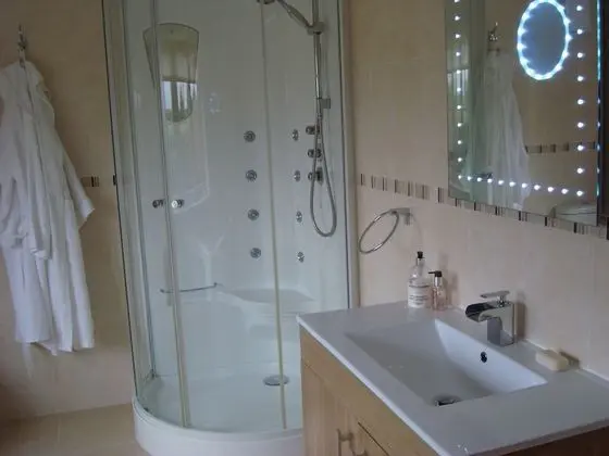 Luxury Tek Büyük veya İki Ayrı Yataklı Oda