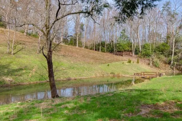 Kulübe (Spring View)