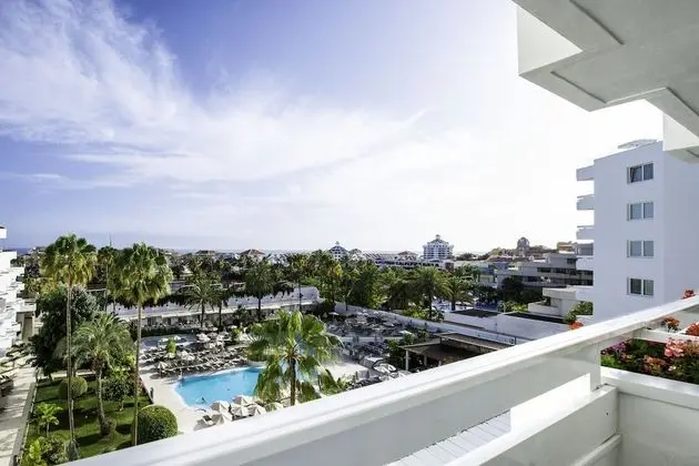 Standard Tek Büyük Yataklı Oda, Havuz Manzaralı (3 adults)