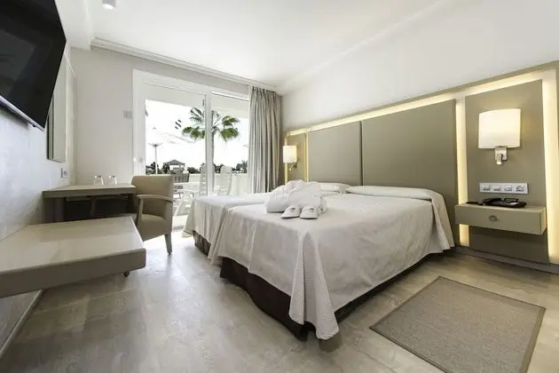 Standard Tek Büyük Yataklı Oda, Havuz Manzaralı (3 adults)