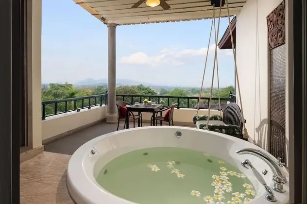 Deluxe Oda (with Jacuzzi)