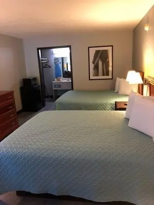 2 Queen Beds Non Smoking