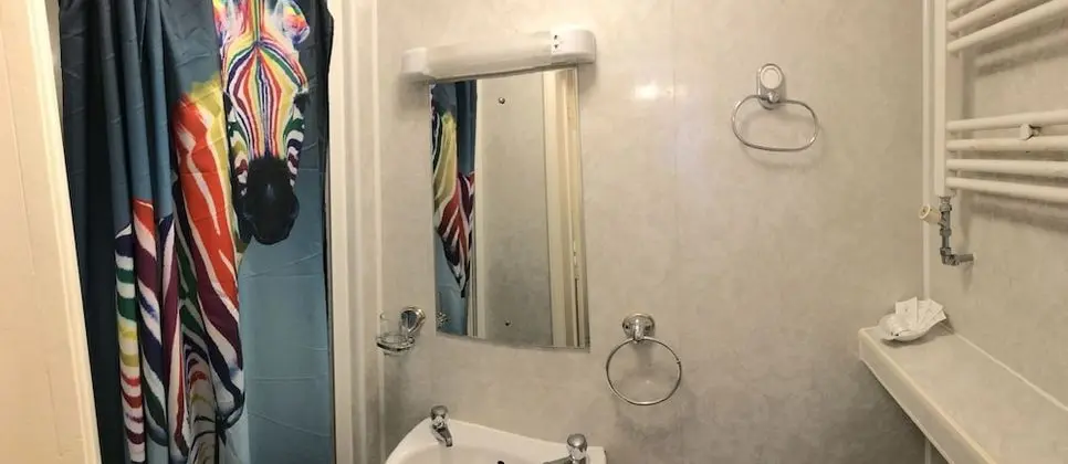 Üç Kişilik Oda