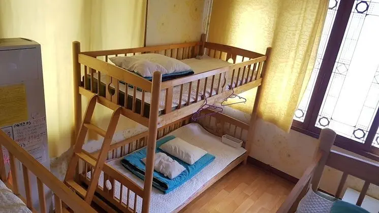 Ortak Ranzalı Oda, Sadece kadınlar için