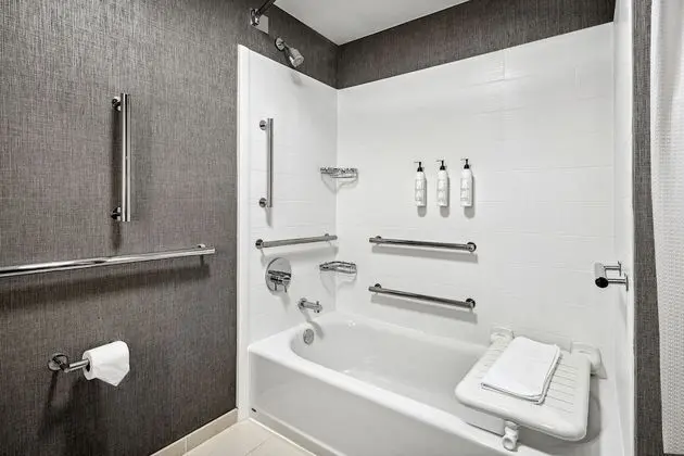 Süit, 2 Çift Kişilik Yatak (Mobility/Hearing Accessible, Tub)
